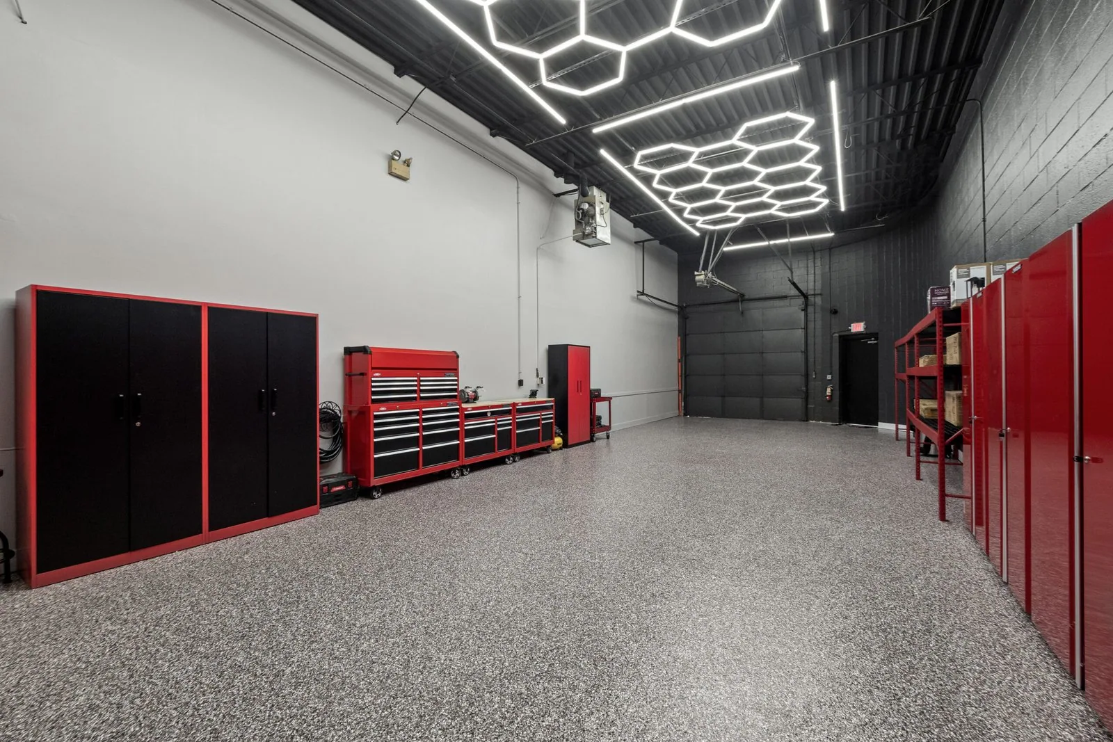 Warehouse suite at Novi Commons